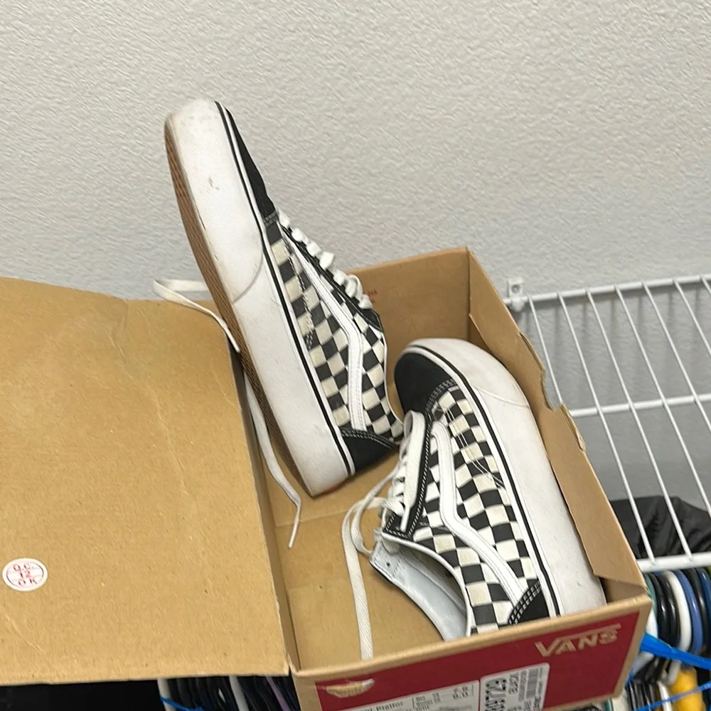 Vans Classic Checkered Low-Tops - Picture 3 of 5